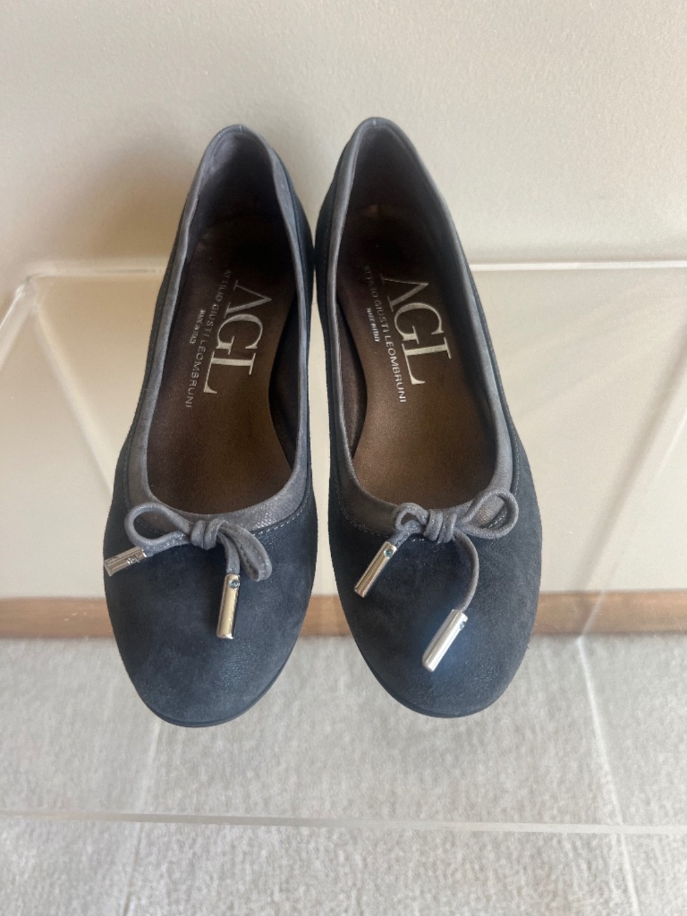 AGL Attilio Giusti Leombruni Kristin Suede Bow Block Heel Pump Black Sz 38